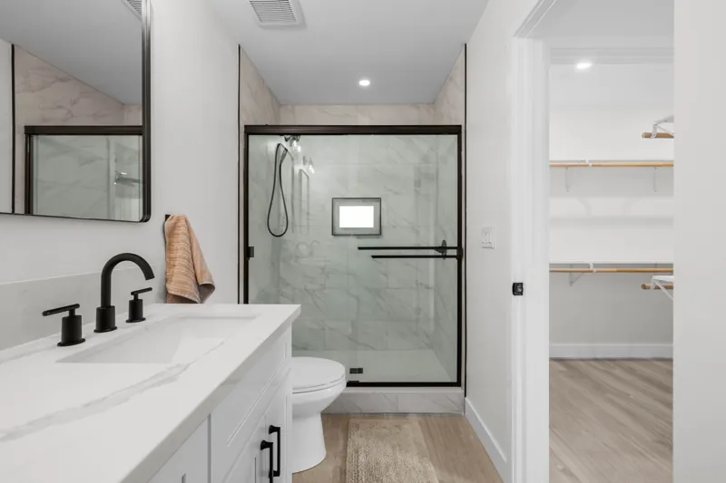Bathroom vanity and mirror